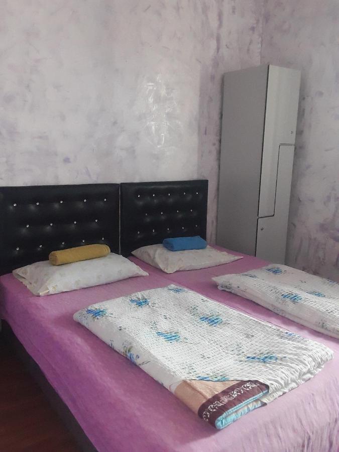 Guesthouse Qeti Batumi Esterno foto
