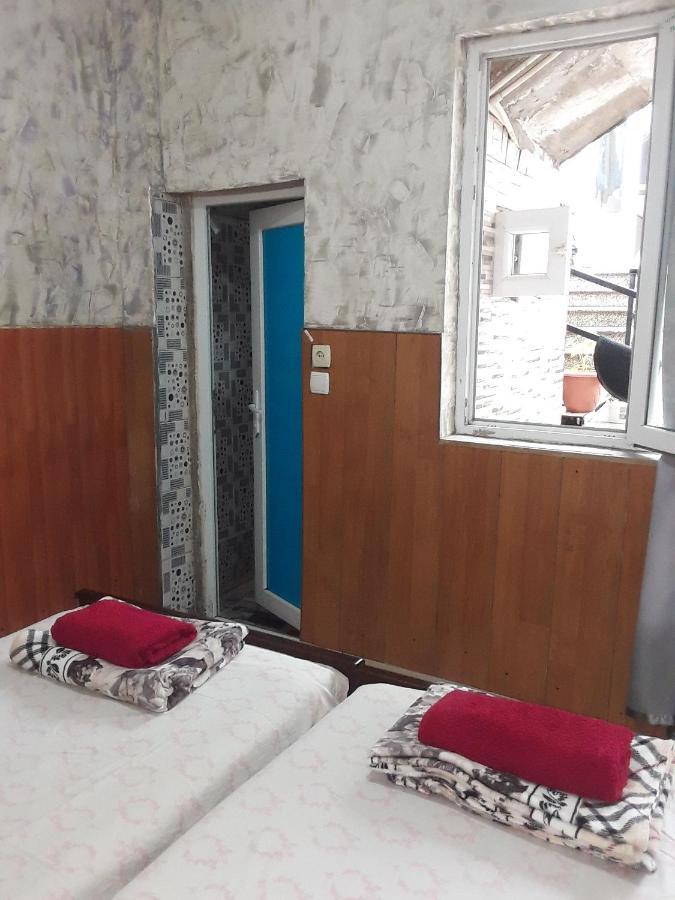 Guesthouse Qeti Batumi Esterno foto