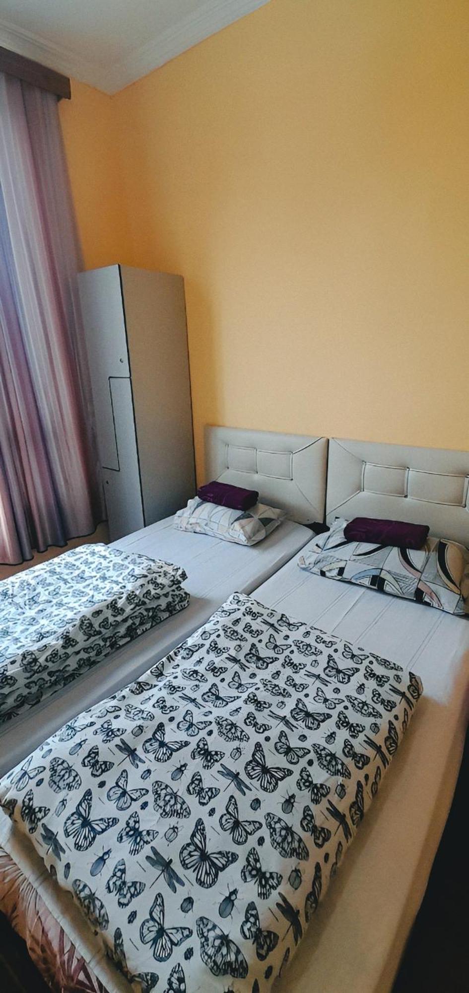 Guesthouse Qeti Batumi Esterno foto