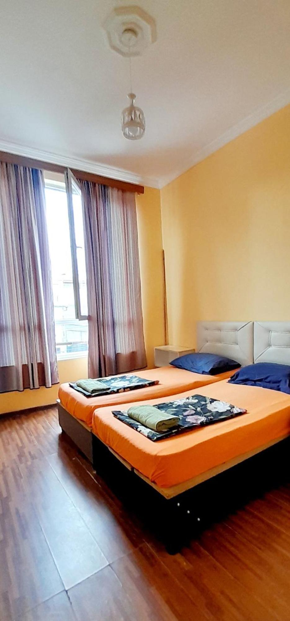 Guesthouse Qeti Batumi Esterno foto